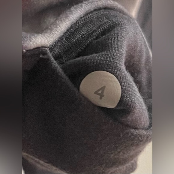 Lululemon Gather and Crow Crop - Picture 3 of 6